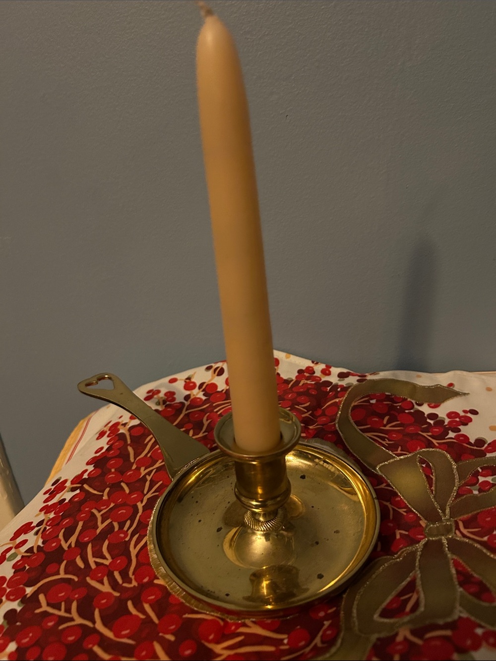 Brass Chamberstick Candle Holder with Handle with Heart - -Candle not inc VGUC